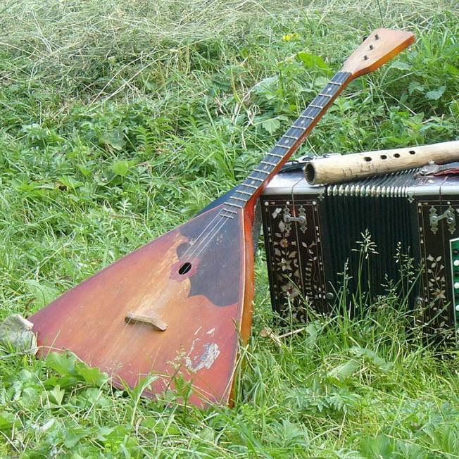 image relating to balalaika