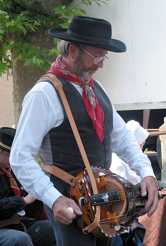 image relating to hurdy-gurdy